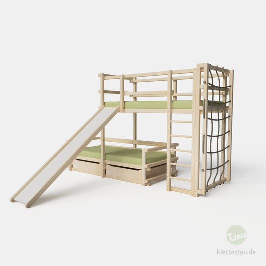 Houten stapelbed half verschoven