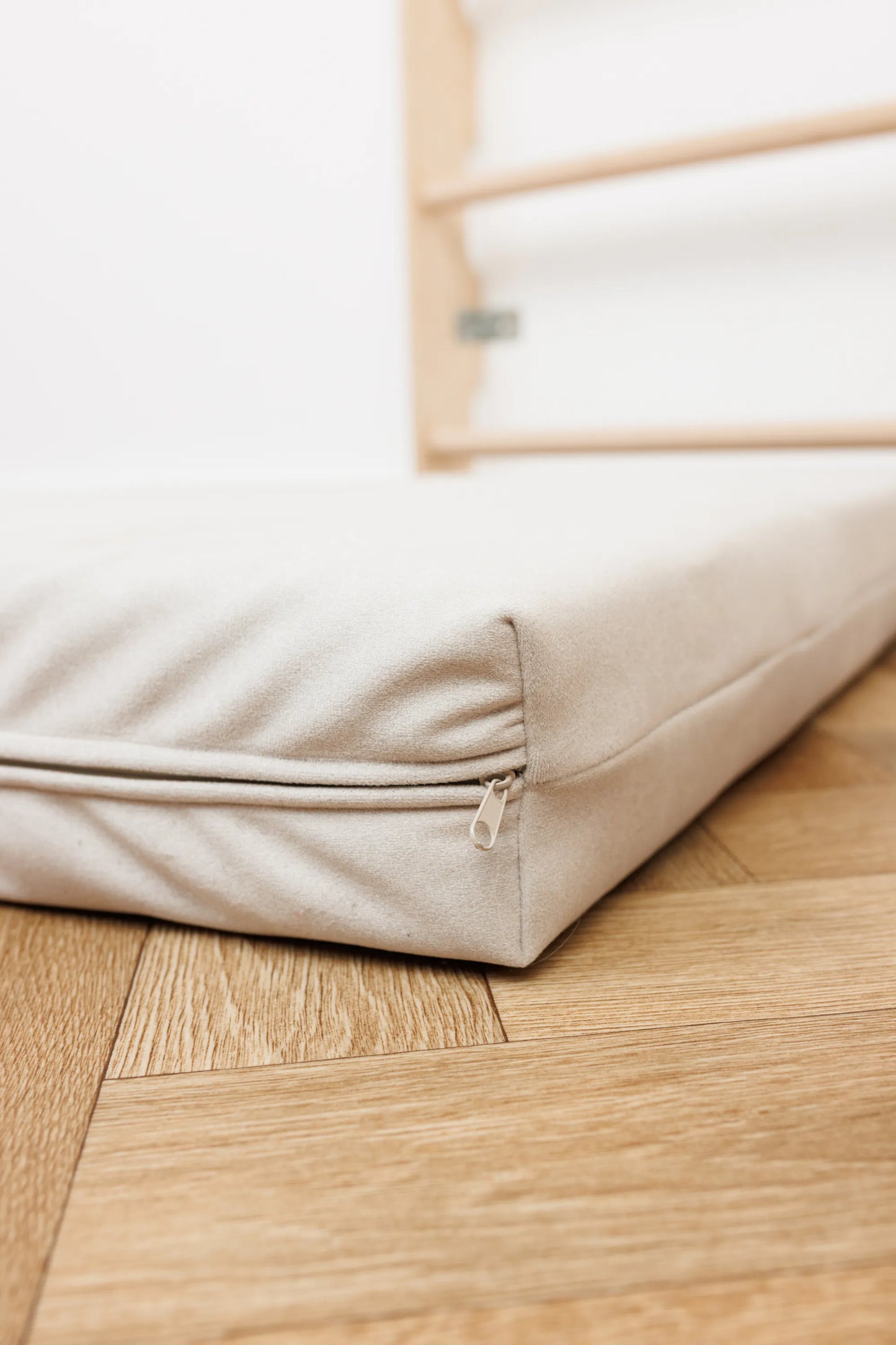 Weiche Velvet-Schutzmatratze für Kinder als Fallschutz beim Klettern an der Sprossenwand, 10 cm dick