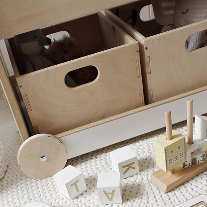 Houten boekenkast op wielen