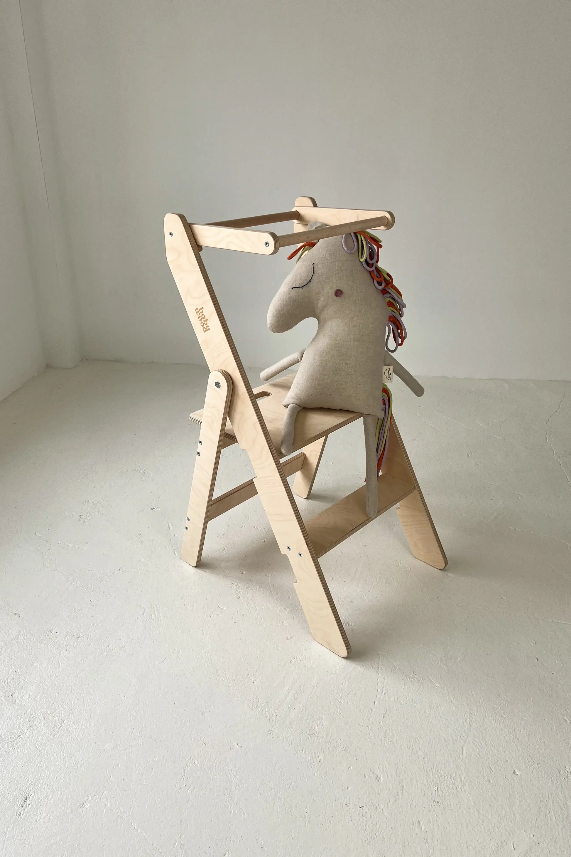 Faltbarer Küchenhelfer, versch. Farben, extradünn – Lernturm mit niedlichem Einhorn.