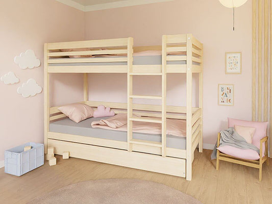 Holz Etagenbett Loni mit Leiter, versch. Farben & Zubehör in einem gemütlichen Kinderzimmer.