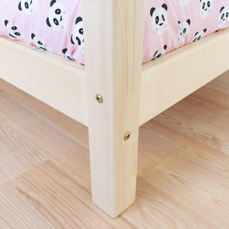 Detailaufnahme des Hausbett TWIN für Zwillinge, versch. Maße & Farben, mit Bärenmotiv Bettwäsche.