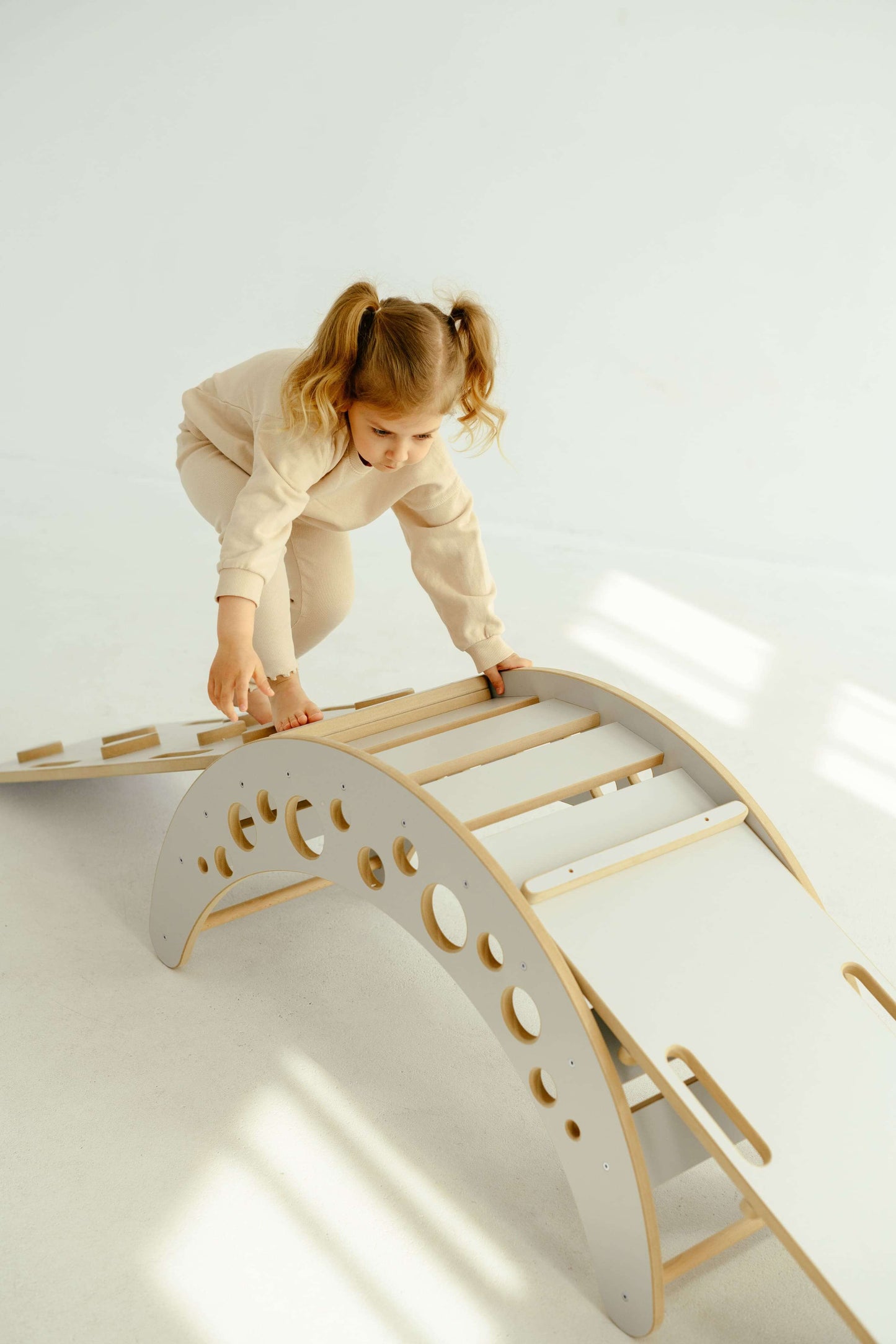 Houten schommelstoel "Moon" voor kinderen, verschillende maten en kleuren