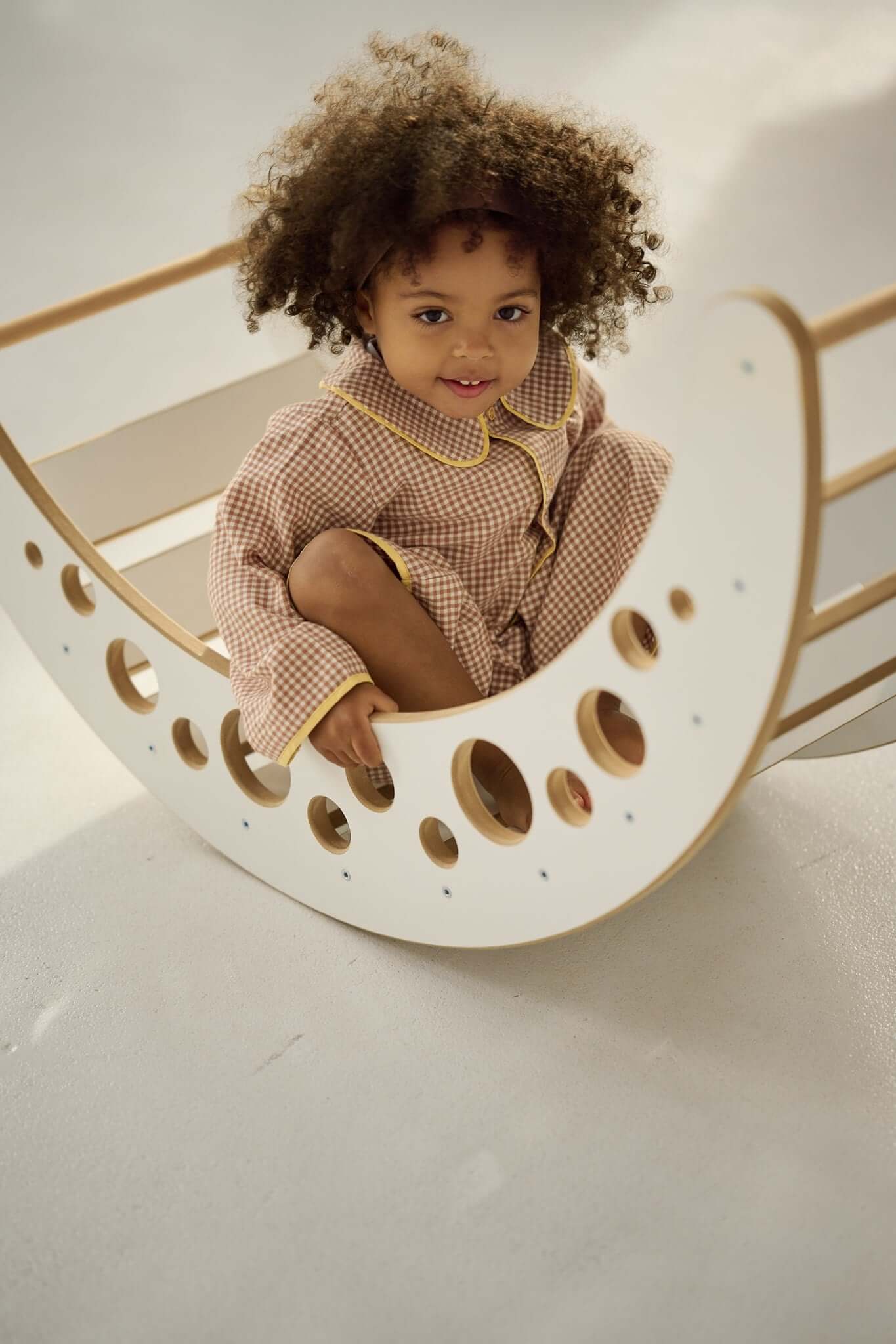 Houten schommelstoel "Moon" voor kinderen, verschillende maten en kleuren