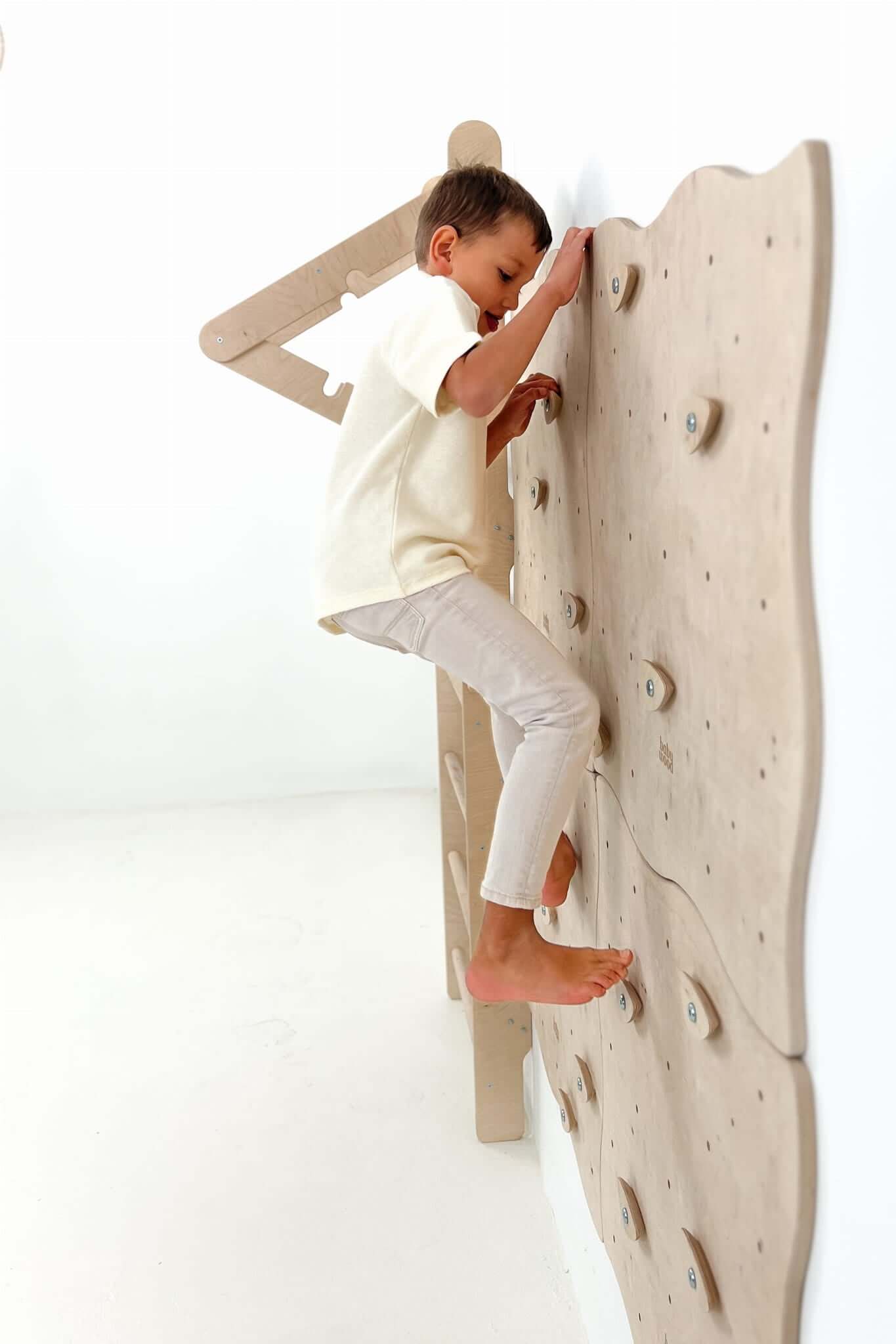 Modulaire klimwand voor kinderen