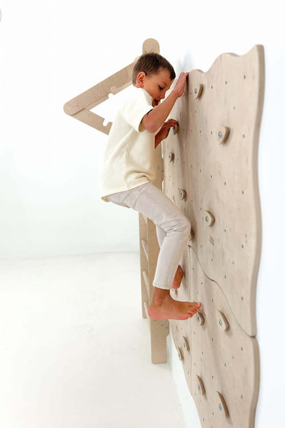 Modulaire klimwand voor kinderen