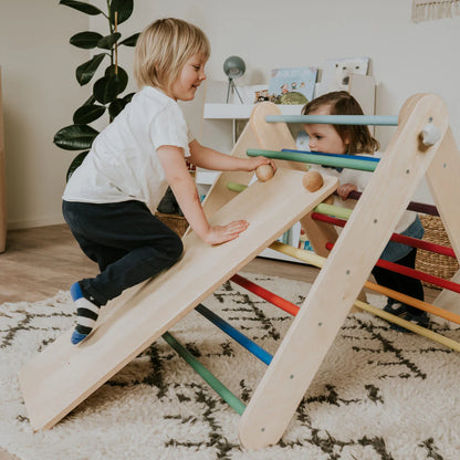 Pikler klimdriehoek met helling en klimrek