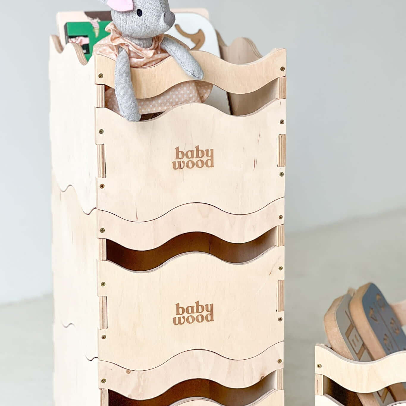 Houten boekenplank en speelgoedplank "WAVE", verschillende maten