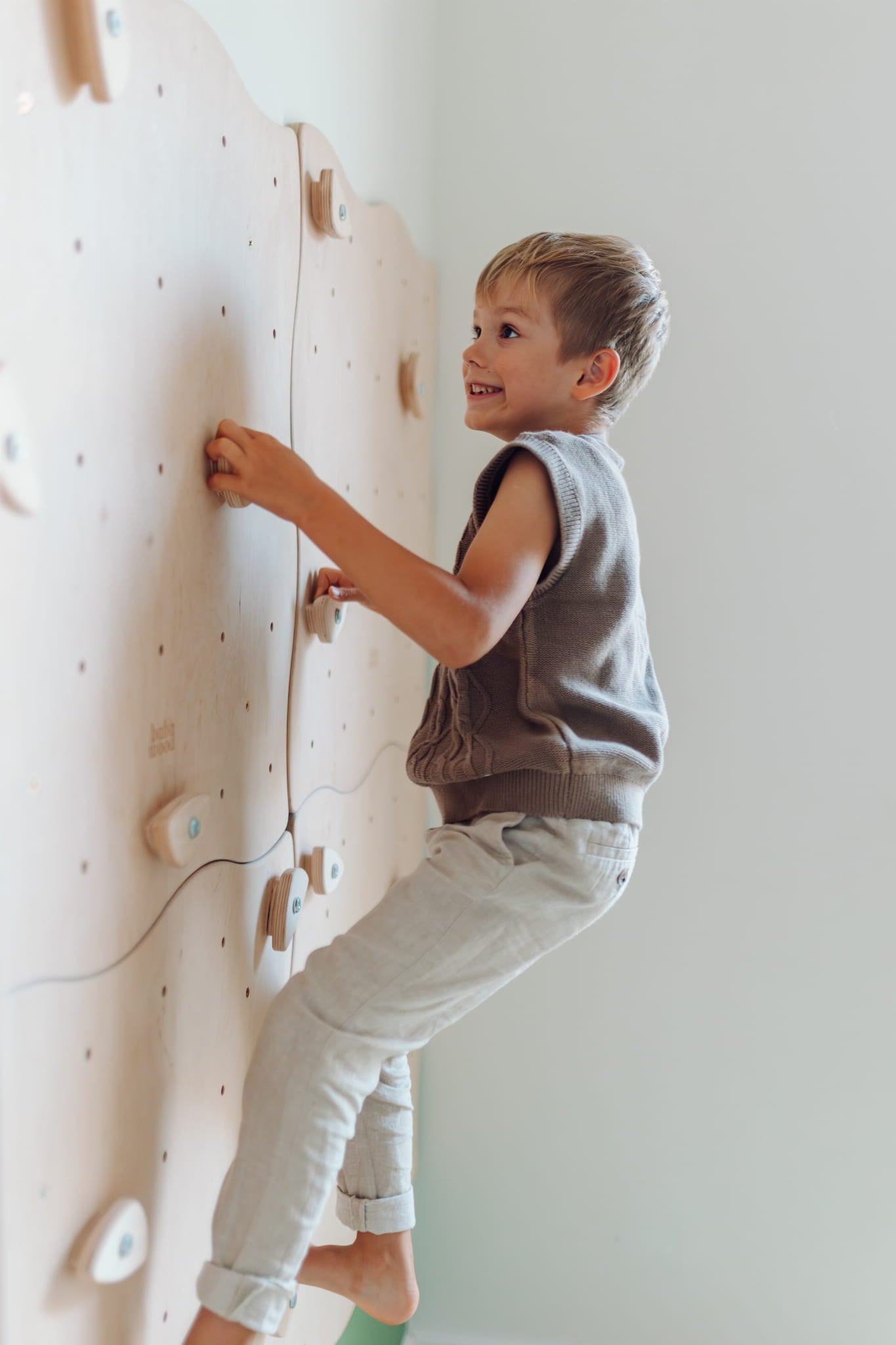 Modulaire klimwand voor kinderen
