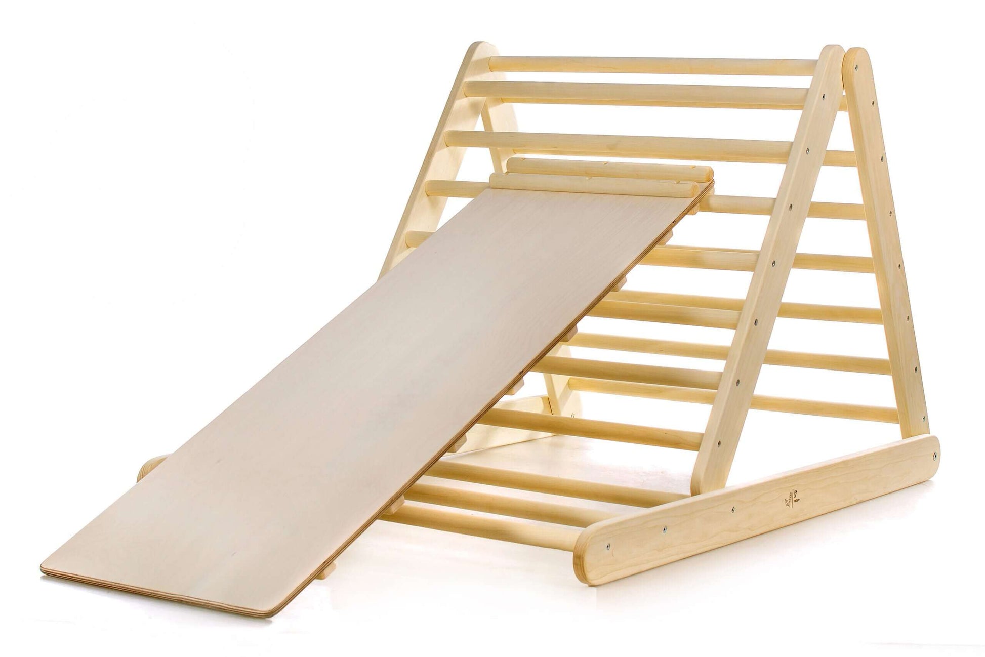 Kletterdreieck verstellbar für Kinder, versch. Farben, mit Rutsche aus Holz für spielerische Bewegung.