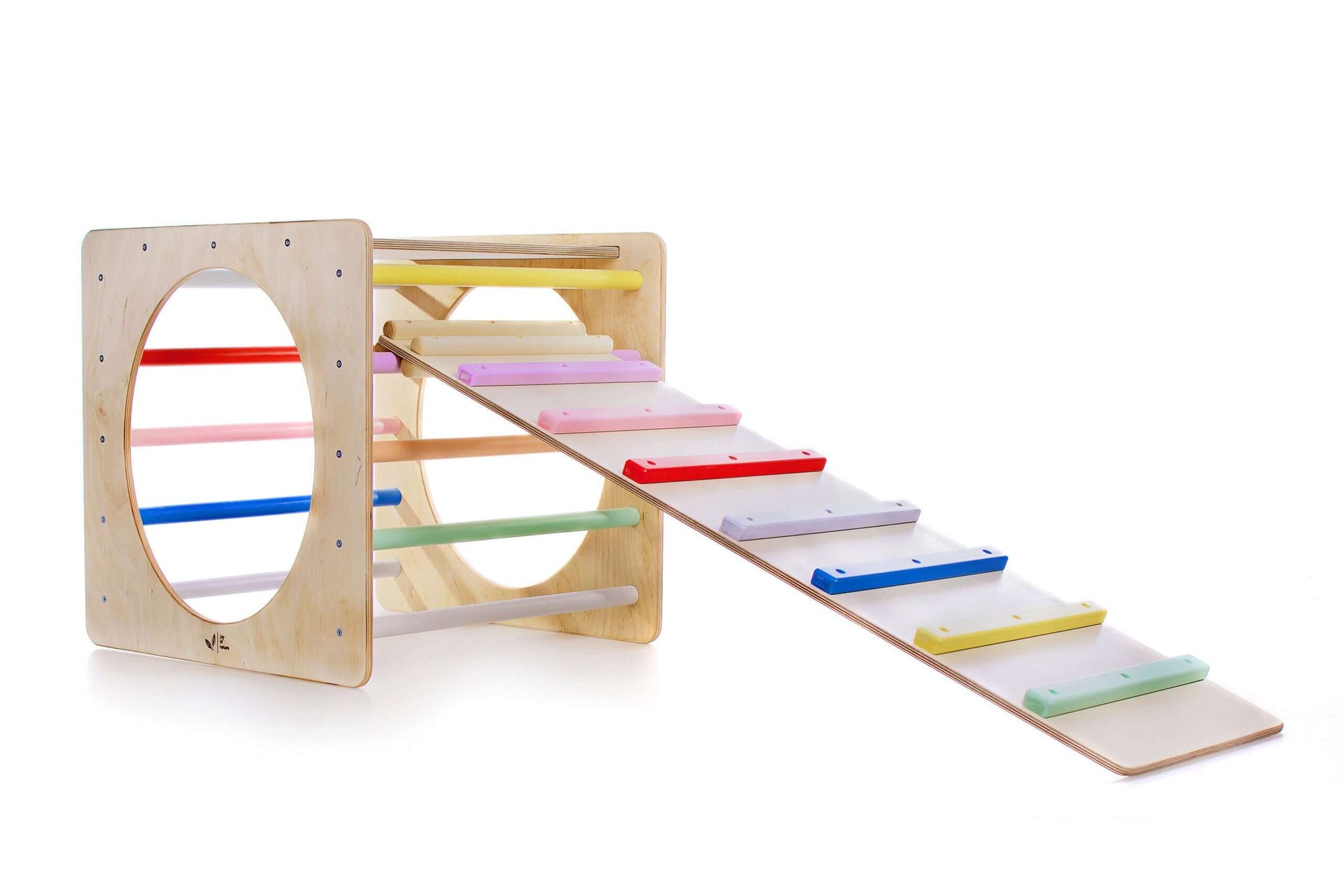 Kletterwürfel versch. Farben mit Steigung, ideal für Kinder zur Förderung ihrer motorischen Fähigkeiten.